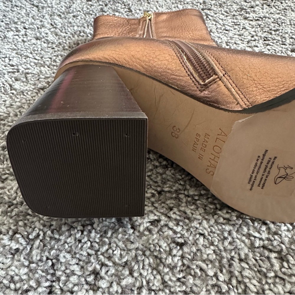 Alohas Women's South Shimmer Quartz Rose Gold Leather Booties Heeled Boots NWT - Picture 4 of 8